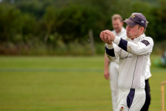 Ryan-Moore-clings-on