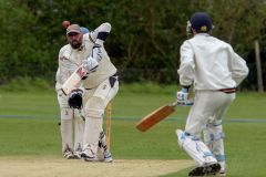 Dan-Murphy-watches-one-on-to-the-bat