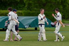 Captain-congratulates-the-batsmen